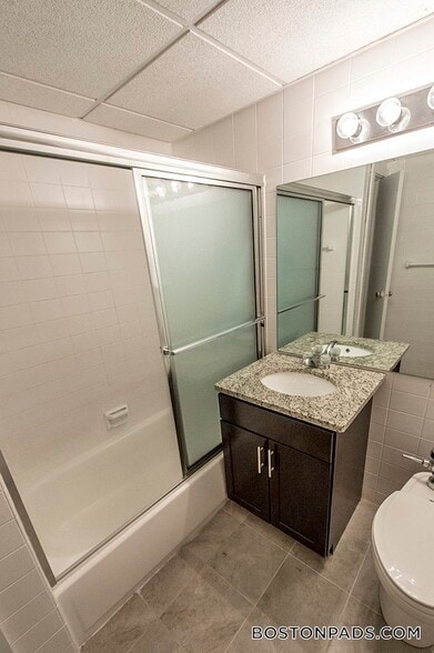 Building Photo - 62 Boylston St