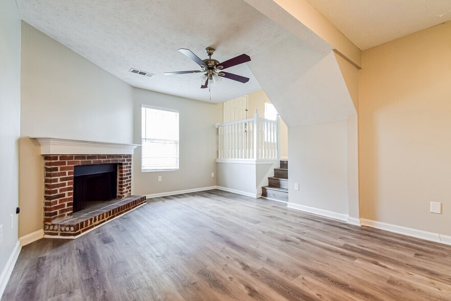 Building Photo - 6149 Raleigh Oaks Ct