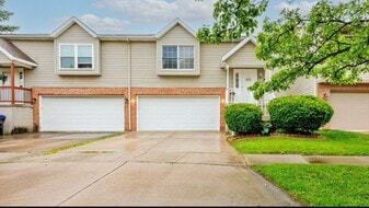 Building Photo - 12 Parkshores Dr