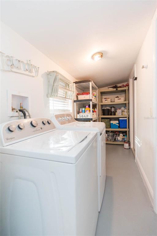 Building Photo - 4206 W Wisconsin Ave