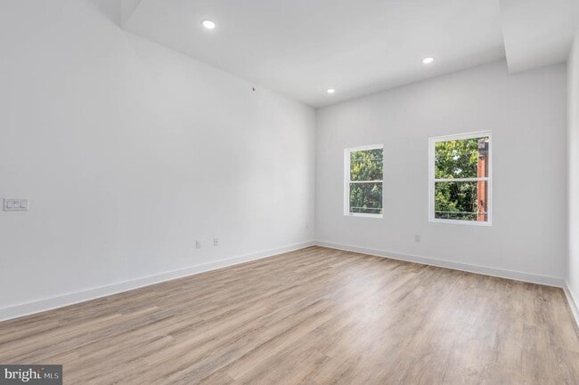 Building Photo - 2339 N 16th St