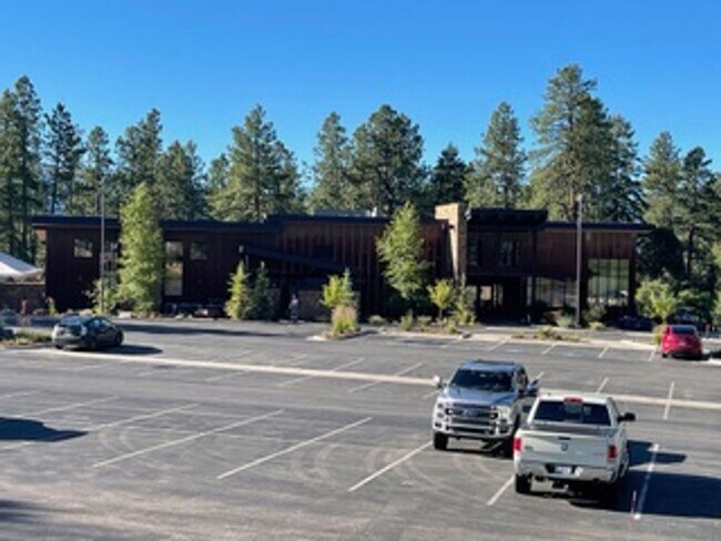 Building Photo - 314 Tamarron Dr