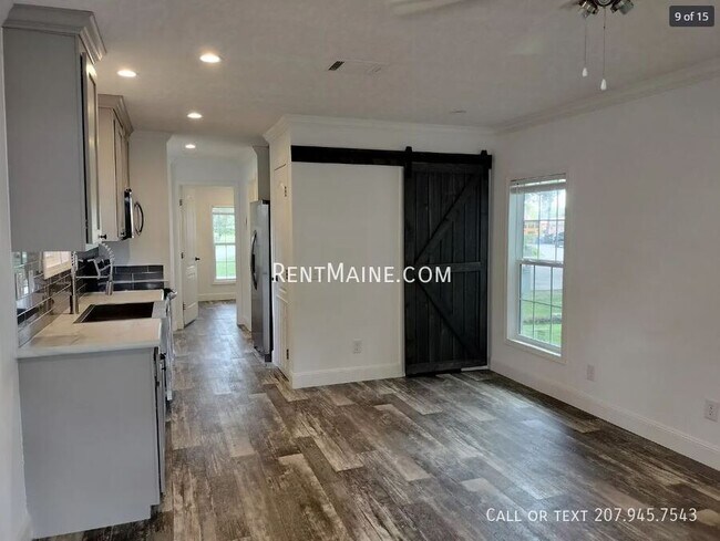 Building Photo - 516 SE 4th St