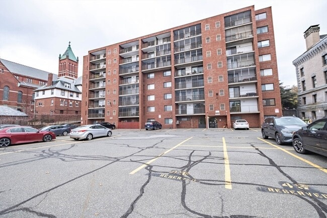 Building Photo - 100 High St