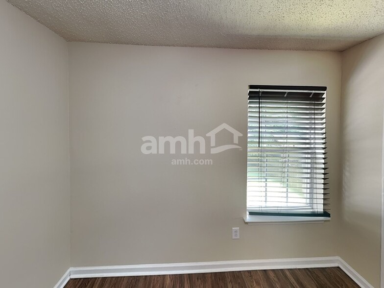 Building Photo - 2253 Joann Dr