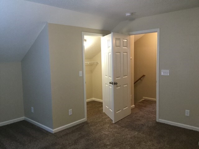 Building Photo - 332 Aberdeen Cir