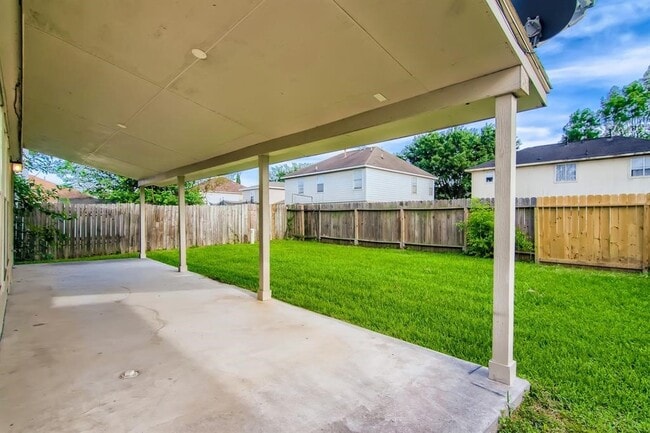 Building Photo - 15322 Romford Ln