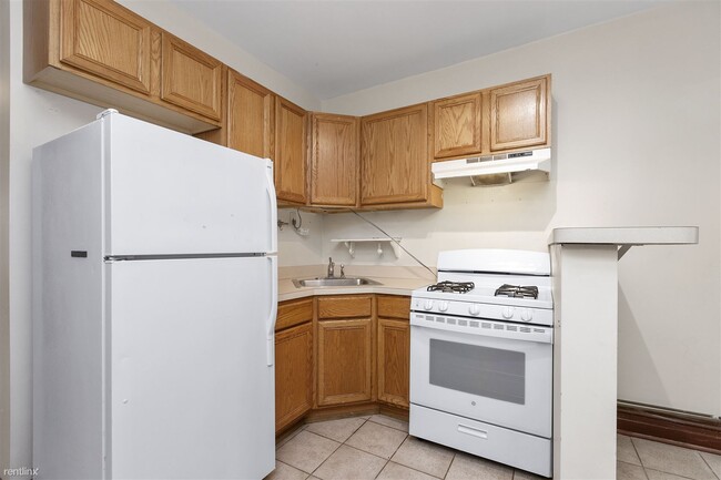 Building Photo - 2 br, 1 bath Condo - 1719 N Wood St Apt 1