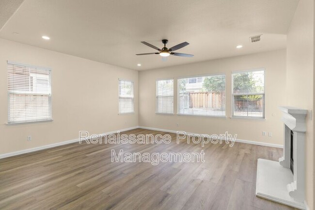 Building Photo - 785 Ellerbrook St