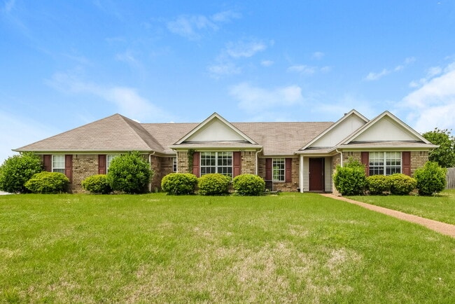 Building Photo - 2401 N Forest Hill Irene Rd