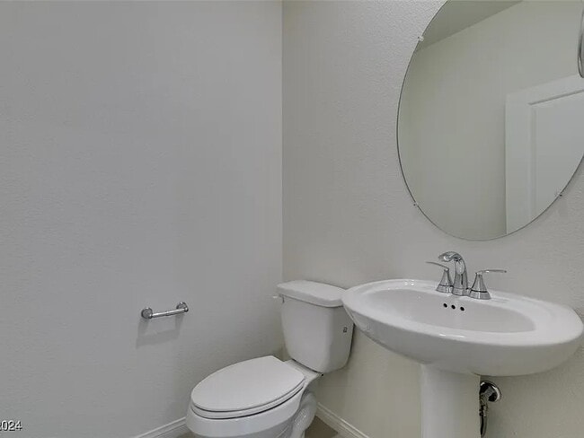 Building Photo - 6985 Solano Cyn Ave