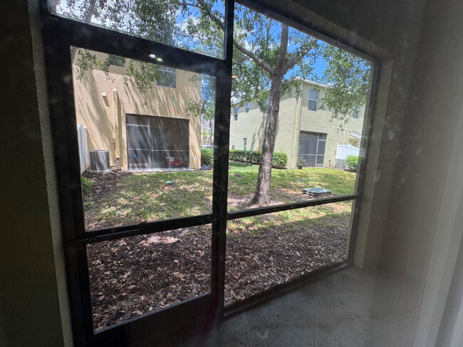 Building Photo - "Charming Tampa Retreat: Stylish 2-Bedroom...