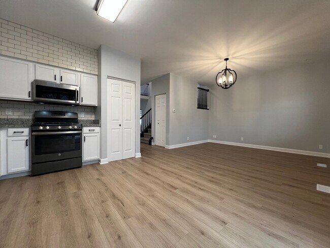 Building Photo - 22306 W Niagara Ct