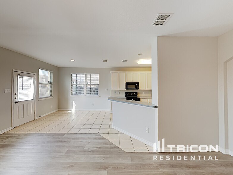 Building Photo - 813 Wolf Trail