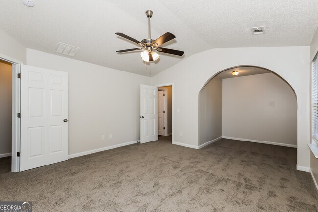 Building Photo - 1924 Simmons Ln