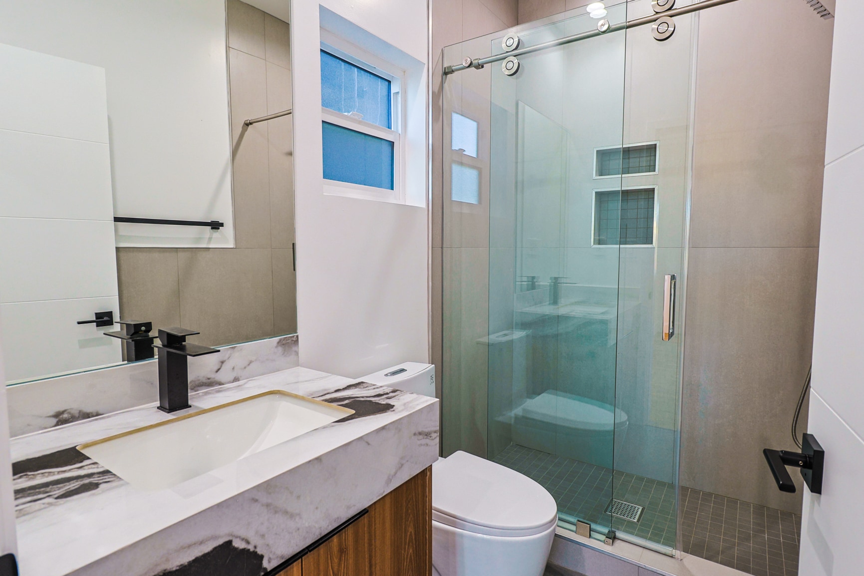 Building Photo - 4848 W 17th St