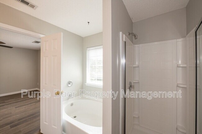 Building Photo - 1214 Charleston Ct
