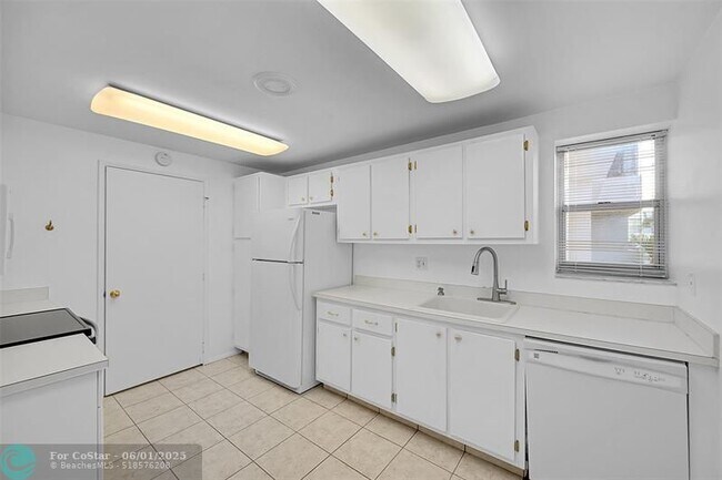 Building Photo - 777 S Federal Hwy