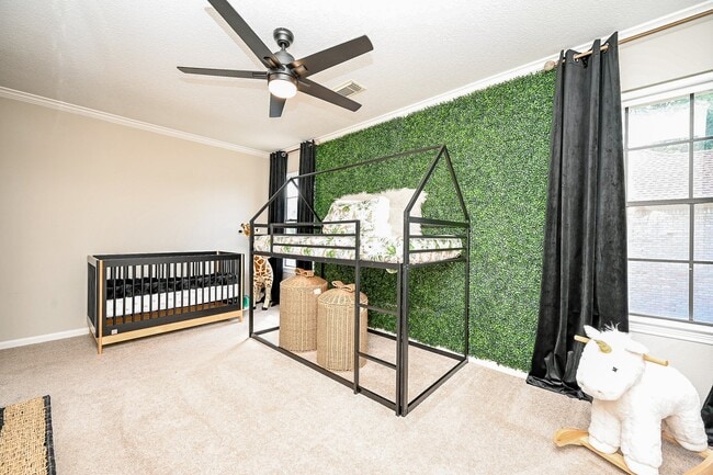 Building Photo - 13606 Champions Centre Dr