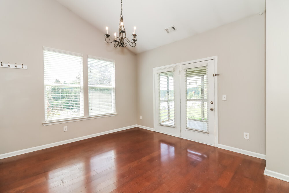Building Photo - 4550 Black Hills Dr NW