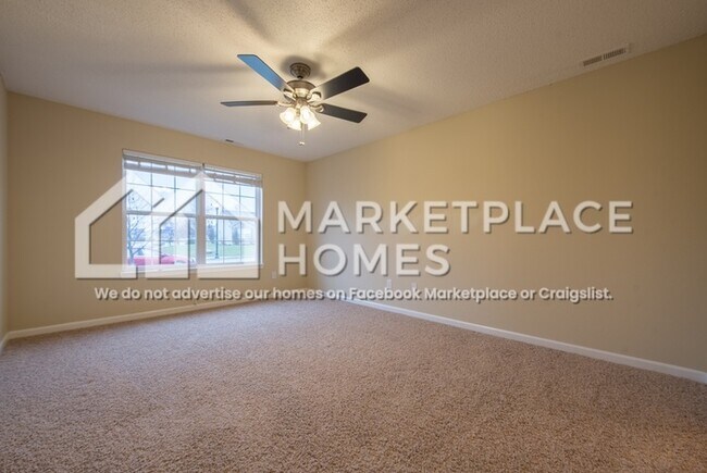 Building Photo - 5264 Brassie Dr