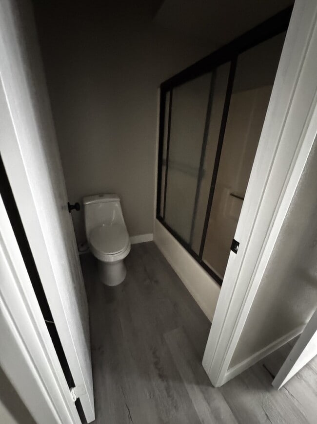 Building Photo - Newly Renovated 2-Bed, 2-Bath Condo at 3559 Guadalupe