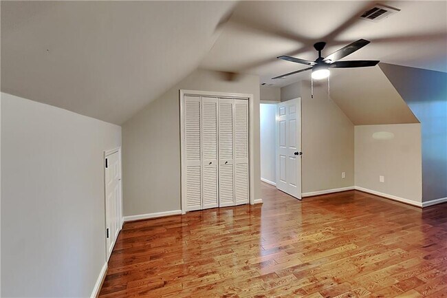 Building Photo - 2427 Brookvine Ln