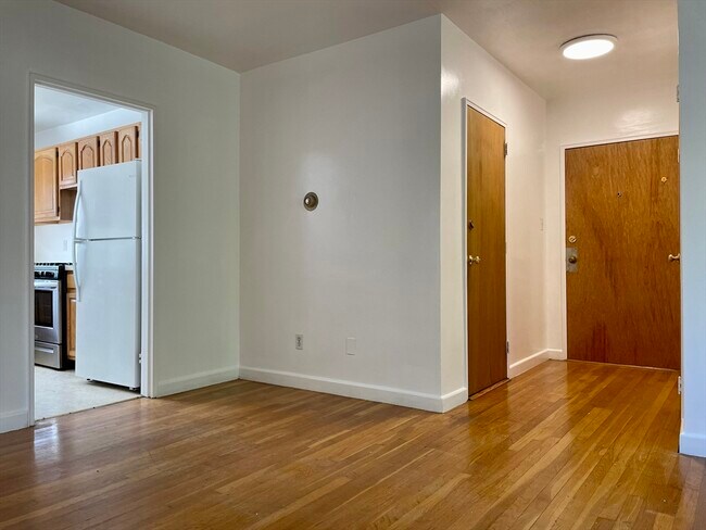 Building Photo - 76 Euston Rd