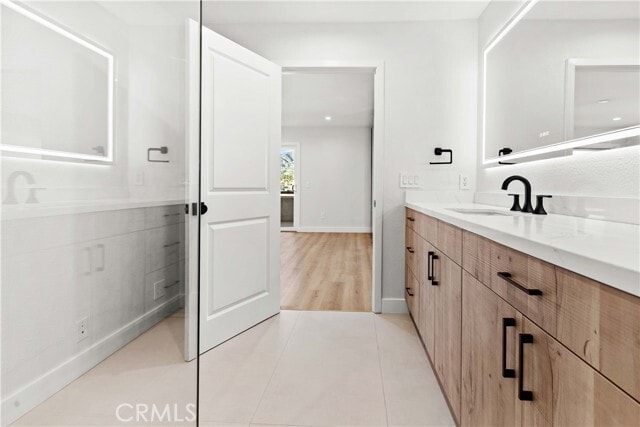 Building Photo - 552 Hahn Ave