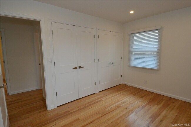 Building Photo - 33 Terrace Pl