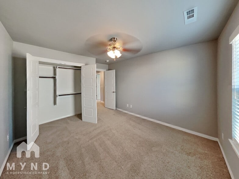 Building Photo - 5903 SW Gentle Winds Ave