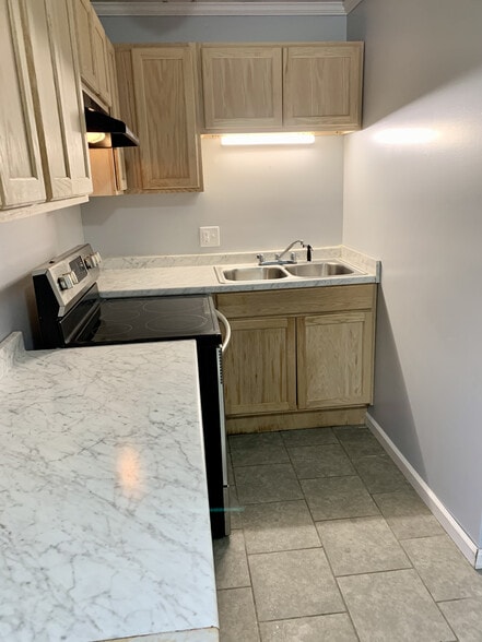 Building Photo - 5768 Aftonshire Dr