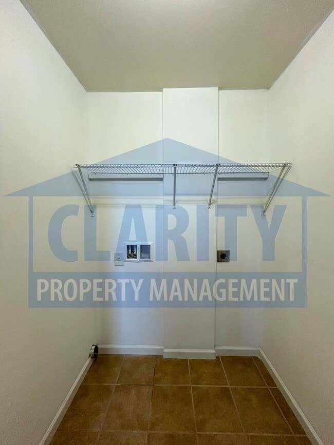 Building Photo - Single level, two bedroom townhome!