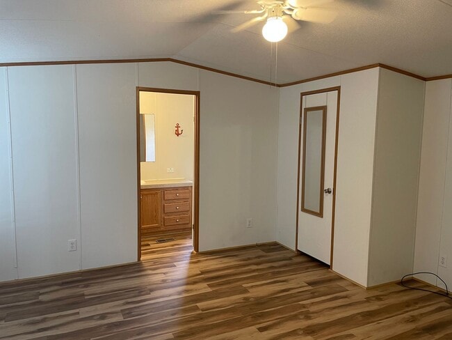 Building Photo - 809 Magnolia Dr