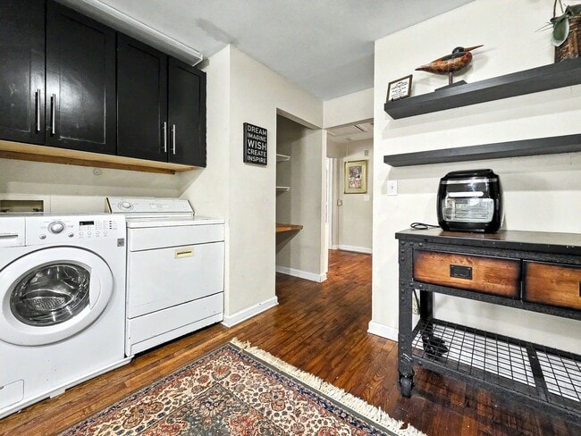 Building Photo - 2BR Home in West Midtown Near GA Tech and Shepherd Center! Furnished or Unfurnished.