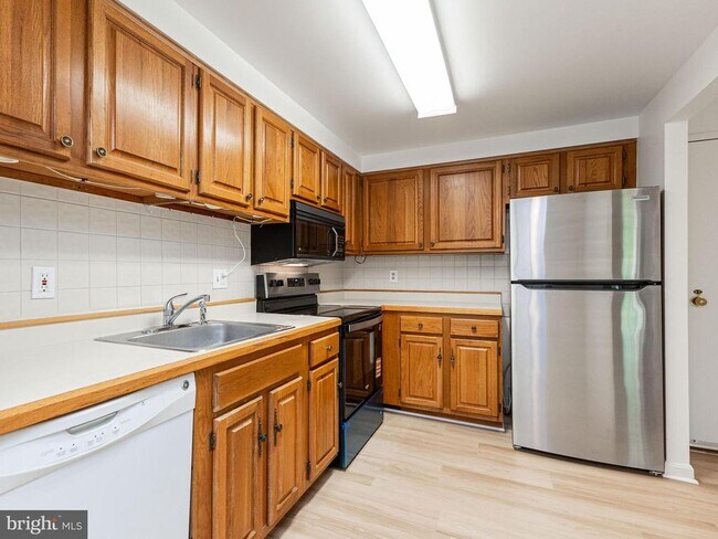 Primary Photo - 801 N Howard St