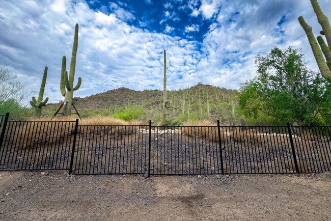 Building Photo - 3Bed/2Bath Home In Cave Creek! JOIN THE WA...