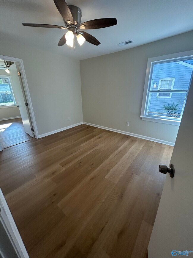 Building Photo - 220 8th Ave NW