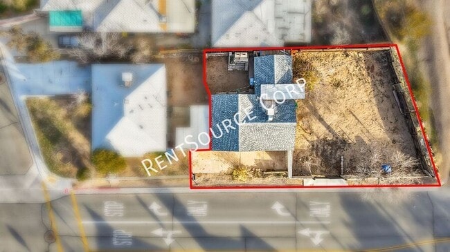 Building Photo - 1040-1042 Flora St