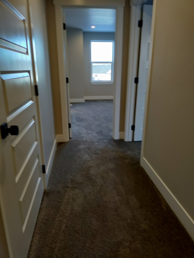 Upstairs Hall - 2897 Sunburst Dr