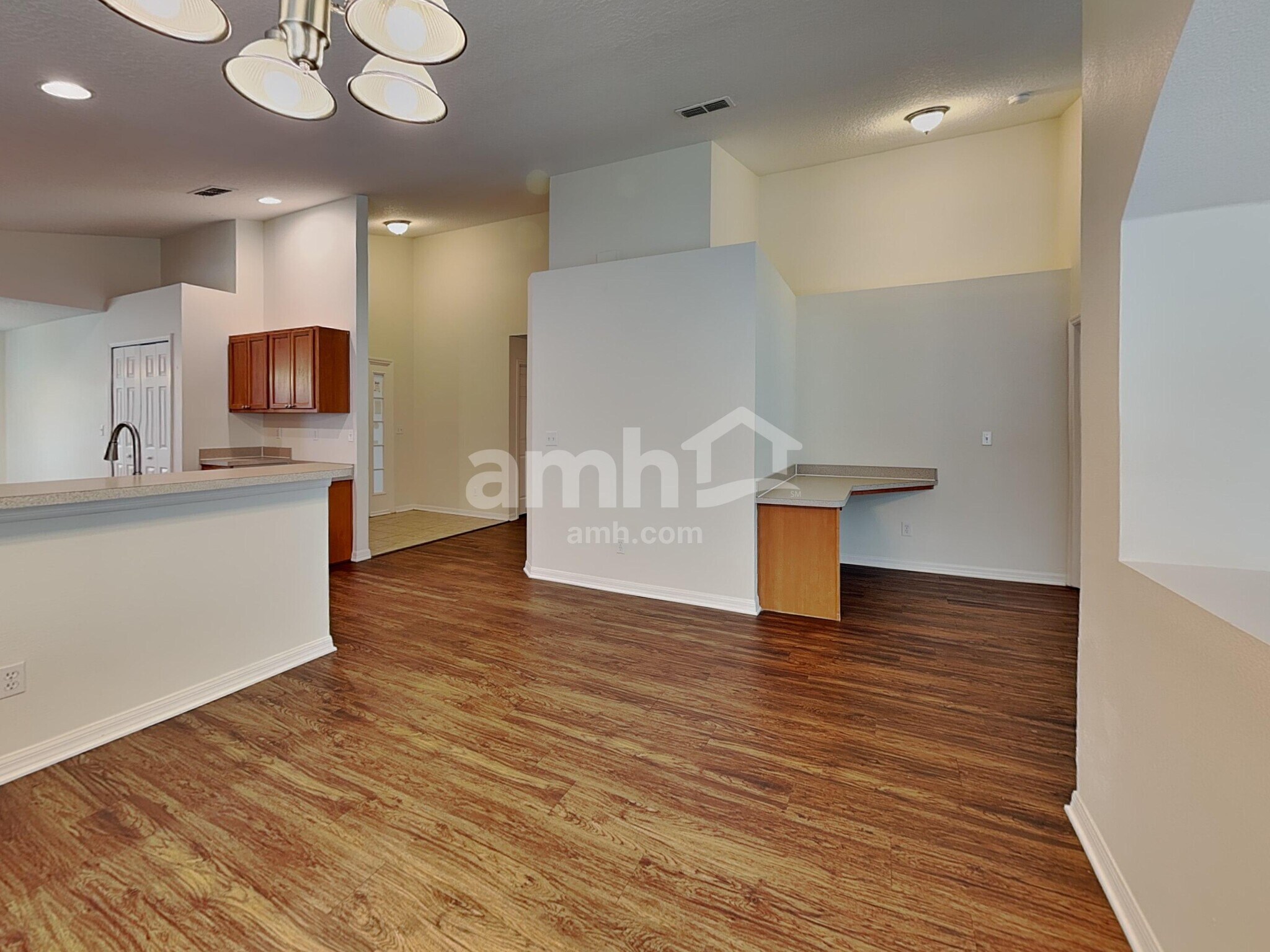 Building Photo - 1145 Bluegrass Dr