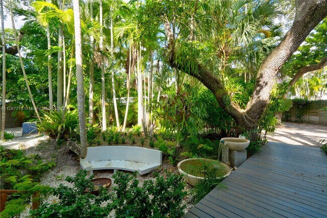 Building Photo - 2755 SW 2nd St