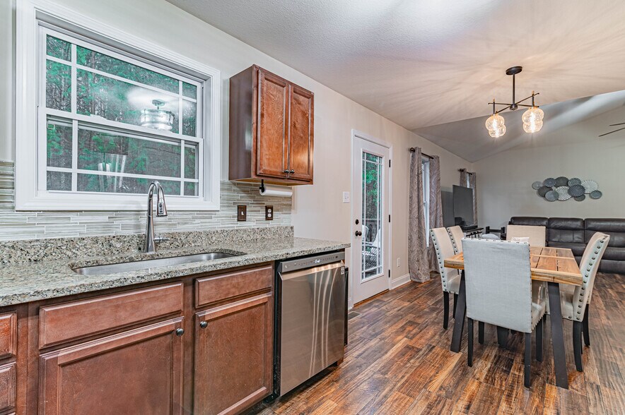 Building Photo - 7809 Elkton Ln