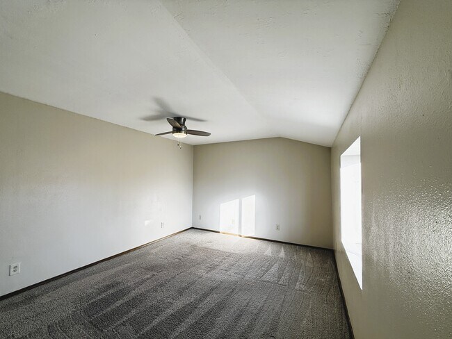 Building Photo - 7522 Madrid ct