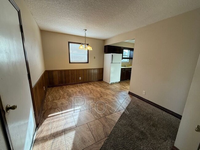 Building Photo - 2230 S Arizona Ave