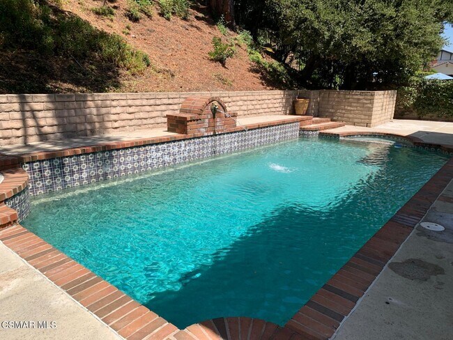 Building Photo - 681 Triunfo Canyon Rd