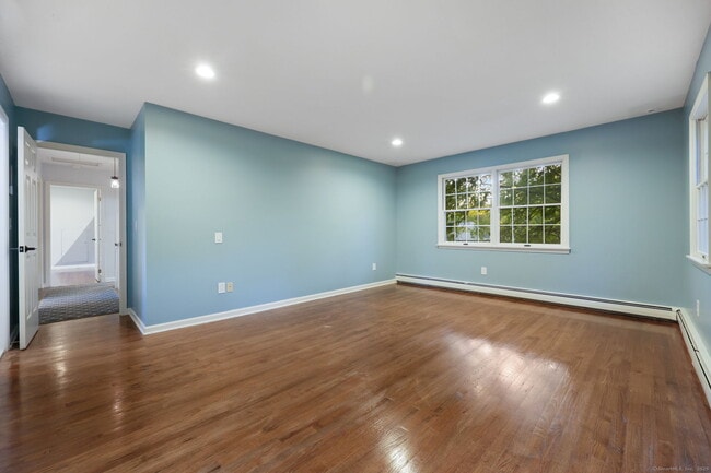 Building Photo - 35 Turner Dr