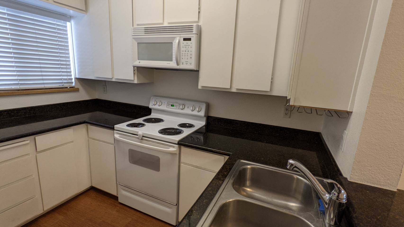 Building Photo - 4681 Albany Cir