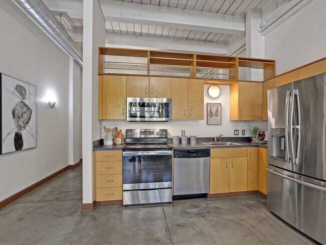 Building Photo - Historic Chown Pella Building - east facing Pearl District loft w/parking/rooftop deck