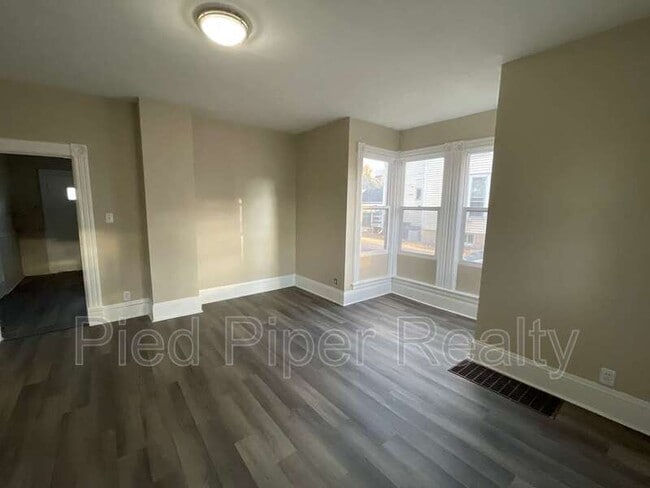 Building Photo - 217 N West Ave